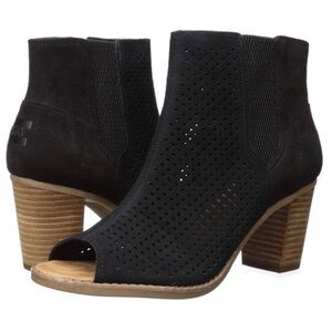 TOMS Black Suede Perforated Leaf
Bootie Size 7